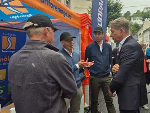 Statsråd På Stand 6 Beskjært Nr. 4