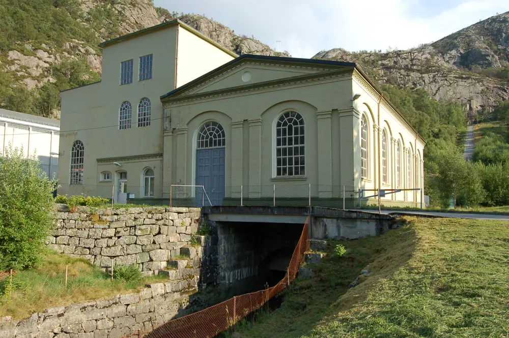 Oltedal Kraftverk - krediteres Rune Sattler (Wikipedia Commons)